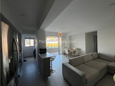 Apartamento de 3 alcobas en venta en Av, Envigado, 85 m² · foto 3 de 8