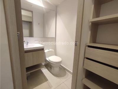 Apartamento de 2 alcobas en venta en Av, Envigado, 72 m² · foto 10 de 15