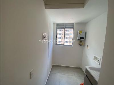 Apartamento de 2 alcobas en venta en Av, Envigado, 72 m² · foto 2 de 15