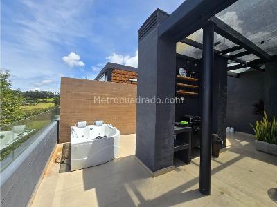Apartamento en venta en Altos Del Poblado, Medellín · foto 5 de 18