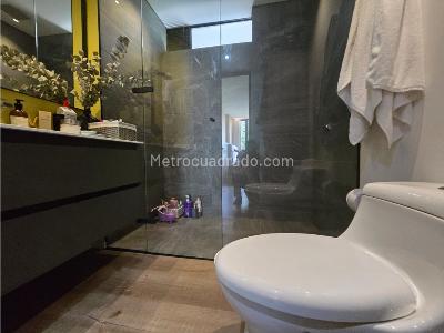 Apartamento en venta en Altos Del Poblado, Medellín · foto 14 de 18