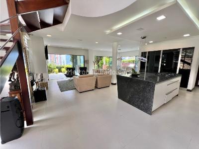 Casa de 3 alcobas en venta en El Carmelo, Sabaneta, 350 m² · foto 2 de 20