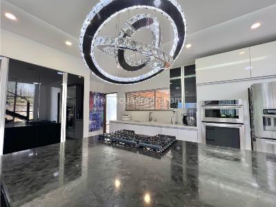 Casa de 3 alcobas en venta en El Carmelo, Sabaneta, 350 m² · foto 3 de 20