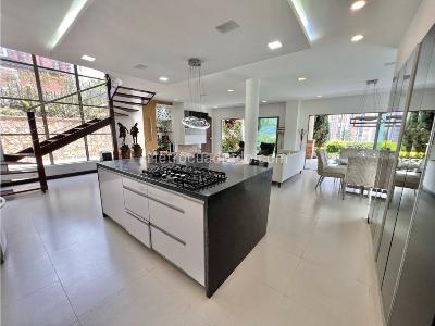Casa de 3 alcobas en venta en El Carmelo, Sabaneta, 350 m² · foto 4 de 20