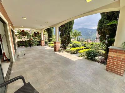 Casa de 3 alcobas en venta en El Carmelo, Sabaneta, 350 m² · foto 8 de 20
