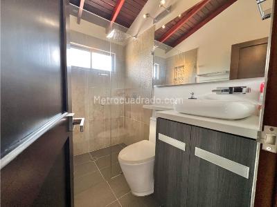 Casa de 3 alcobas en venta en El Carmelo, Sabaneta, 350 m² · foto 15 de 20