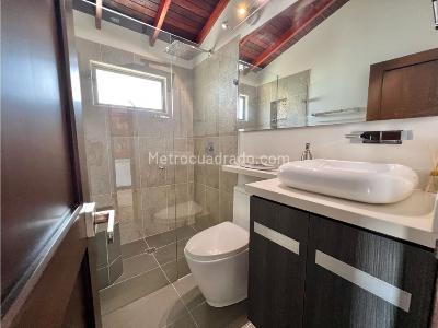Casa de 3 alcobas en venta en El Carmelo, Sabaneta, 350 m² · foto 18 de 20