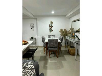 Apartamento de 3 alcobas en venta en Parque, Itagüí, 70 m² · foto 3 de 19