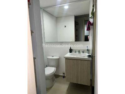 Apartamento de 3 alcobas en venta en Parque, Itagüí, 70 m² · foto 7 de 19
