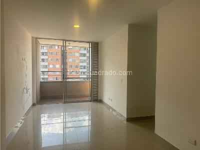 Apartamento de 3 alcobas en venta en Parque De Las Chimeneas, Itagüí, 63 m² · foto 2 de 15