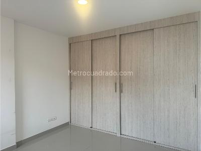 Apartamento de 3 alcobas en venta en Parque De Las Chimeneas, Itagüí, 63 m² · foto 13 de 15