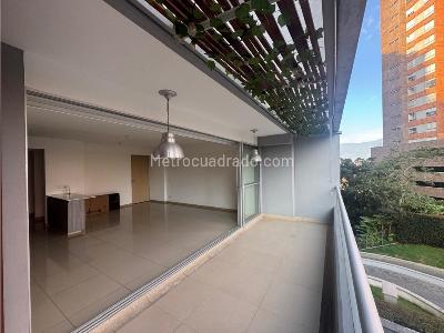 Apartamento de 3 alcobas en venta en Loma De Las Brujas, Envigado, 97 m² · foto 2 de 20