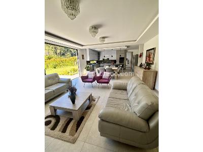 Casa de 3 alcobas en venta en Llanogrande, Rionegro, 230 m² · foto 2 de 13