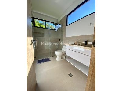 Casa de 3 alcobas en venta en Llanogrande, Rionegro, 230 m² · foto 9 de 13