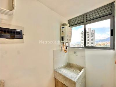 Apartamento de 3 alcobas en venta en Las Lomitas, Sabaneta, 80 m² · foto 3 de 13