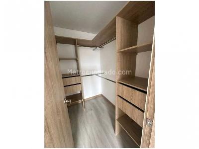 Apartamento de 2 alcobas en venta en San Jose, Sabaneta, 72 m² · foto 10 de 20