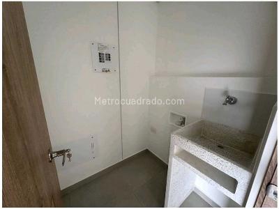 Apartamento de 2 alcobas en venta en San Jose, Sabaneta, 72 m² · foto 16 de 20
