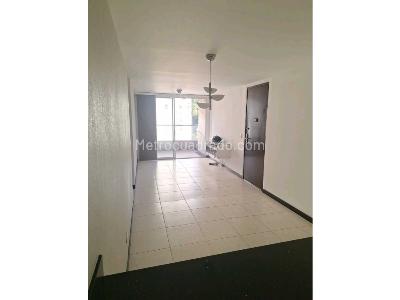 Apartamento de 3 alcobas en venta en San Jose, Sabaneta, 74 m² · foto 3 de 8