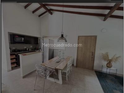 Casa de 3 alcobas en venta en La Paz, Envigado, 84 m² · foto 2 de 17