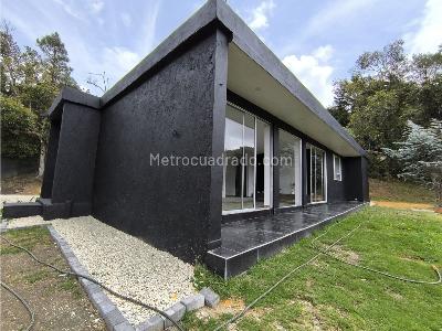 Casa de 3 alcobas en venta en Santa Elena, Medellín, 160 m² · foto 3 de 20