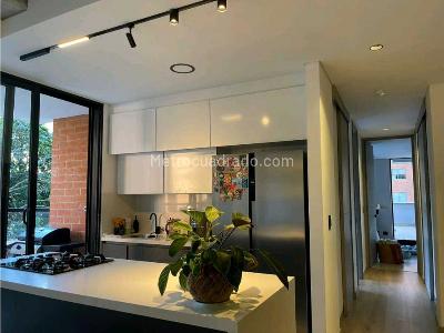 Apartamento de 2 alcobas en venta en Loma De Los Mesa, Envigado, 128 m² · foto 2 de 20