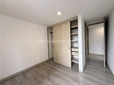 Apartamento de 3 alcobas en venta en Loma De San Jose, Sabaneta, 104 m² · foto 15 de 20