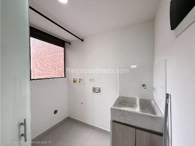 Apartamento de 3 alcobas en venta en Loma De San Jose, Sabaneta, 104 m² · foto 16 de 20