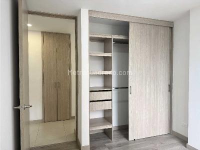 Apartamento de 3 alcobas en venta en Loma De San Jose, Sabaneta, 104 m² · foto 17 de 20