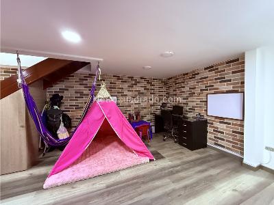 Casa de 4 alcobas en venta en Las Antillas, Envigado, 219 m² · foto 6 de 20