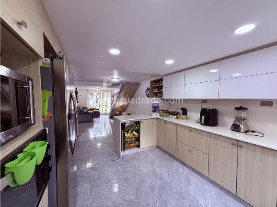 Casa de 4 alcobas en venta en Las Antillas, Envigado, 219 m² · foto 15 de 20