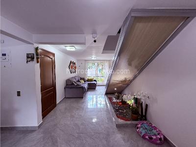 Casa de 4 alcobas en venta en Las Antillas, Envigado, 219 m² · foto 19 de 20