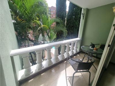 Casa de 4 alcobas en venta en Loma De Los Bernal, Medellín, 223 m² · foto 7 de 14