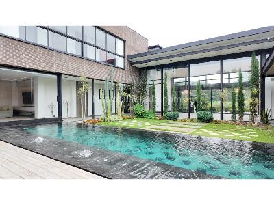 Casa de 5 alcobas en venta en Llanogrande, Rionegro, 595 m² · foto 2 de 20