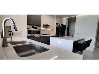 Apartamento de 2 alcobas en venta en Loma De Los Mesa, Envigado, 148 m² · foto 2 de 18