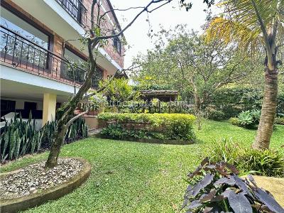 Casa de 3 alcobas en venta en Las Lomitas, Sabaneta, 243 m² · foto 2 de 20