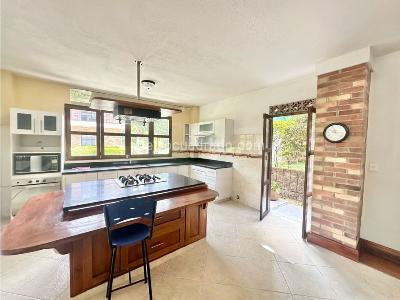 Casa de 3 alcobas en venta en Las Lomitas, Sabaneta, 243 m² · foto 8 de 20