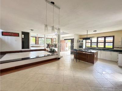 Casa de 3 alcobas en venta en Las Lomitas, Sabaneta, 243 m² · foto 9 de 20