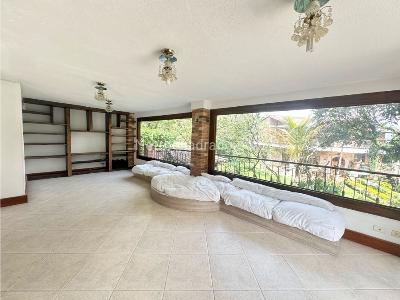 Casa de 3 alcobas en venta en Las Lomitas, Sabaneta, 243 m² · foto 11 de 20