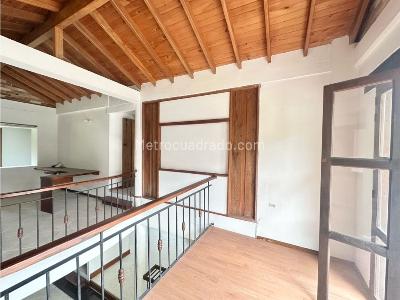 Casa de 3 alcobas en venta en Las Lomitas, Sabaneta, 243 m² · foto 16 de 20