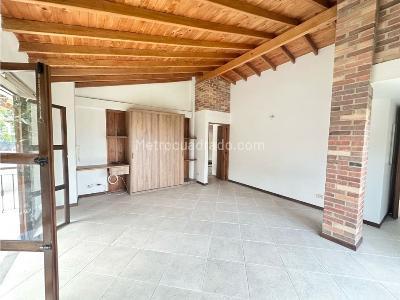 Casa de 3 alcobas en venta en Las Lomitas, Sabaneta, 243 m² · foto 17 de 20