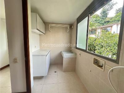 Casa de 5 alcobas en venta en Loma Del Chocho, Envigado, 300 m² · foto 4 de 20