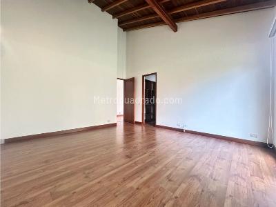 Casa de 5 alcobas en venta en Loma Del Chocho, Envigado, 300 m² · foto 10 de 20