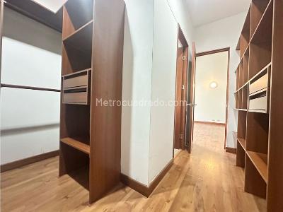 Casa de 5 alcobas en venta en Loma Del Chocho, Envigado, 300 m² · foto 11 de 20