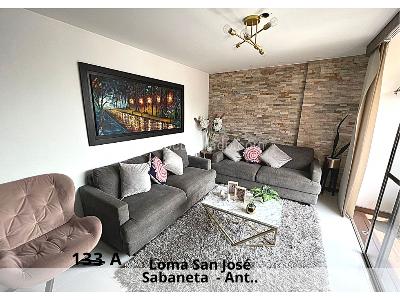 Apartamento de 3 alcobas en venta en Loma De San Jose, Sabaneta, 107 m² · foto 3 de 13