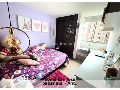 Apartamento de 3 alcobas en venta en Loma De San Jose, Sabaneta, 107 m² · foto 9 de 13
