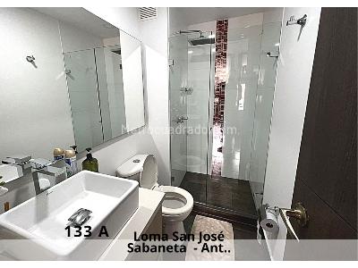 Apartamento de 3 alcobas en venta en Loma De San Jose, Sabaneta, 107 m² · foto 11 de 13