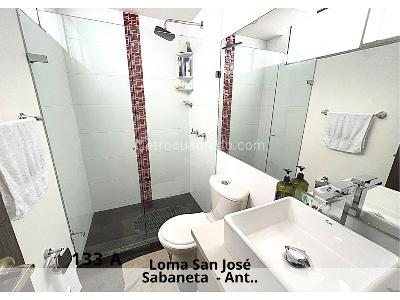 Apartamento de 3 alcobas en venta en Loma De San Jose, Sabaneta, 107 m² · foto 12 de 13