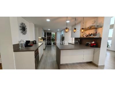 Casa de 5 alcobas en venta en San Remo, Sabaneta, 528 m² · foto 15 de 19