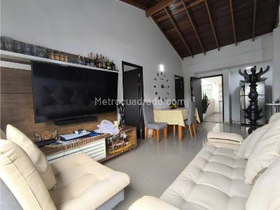 Apartamento de 3 alcobas en venta en Virgen Del Carmen, Sabaneta, 69 m² · foto 2 de 20
