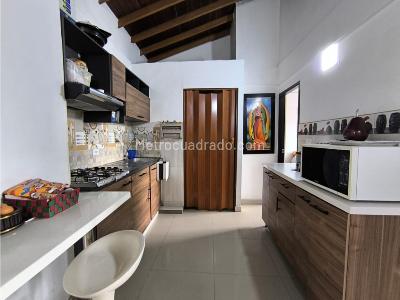 Apartamento de 3 alcobas en venta en Virgen Del Carmen, Sabaneta, 69 m² · foto 12 de 20